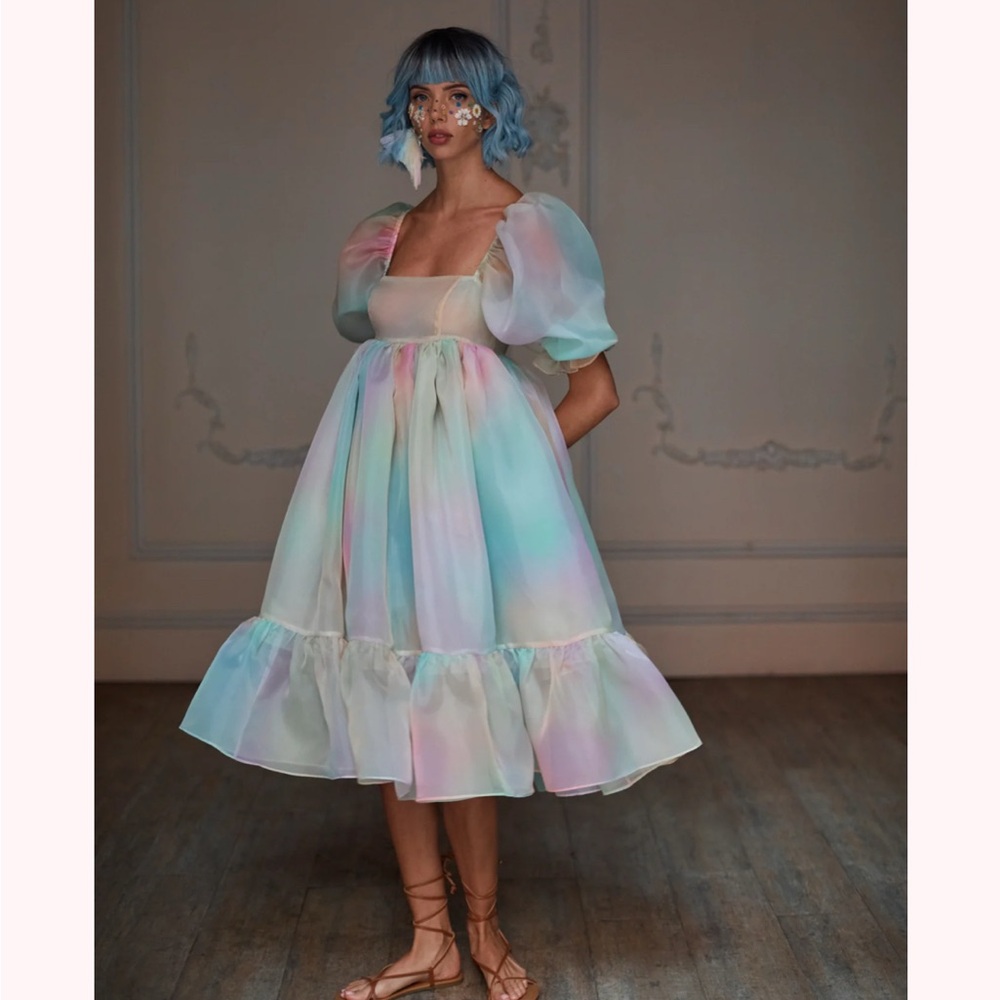 Selkie The Rainbow French Puff